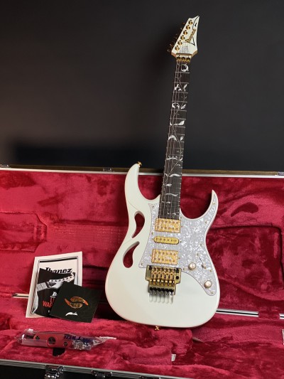 Ibanez Steve Vai PIA-3761 Stallion White